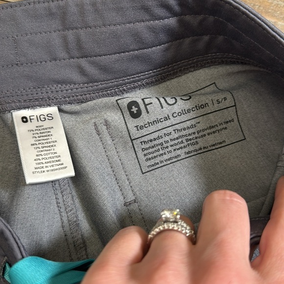 Figs technical collection scrub set graphite top size XS bottoms size S/P - Picture 10 of 17